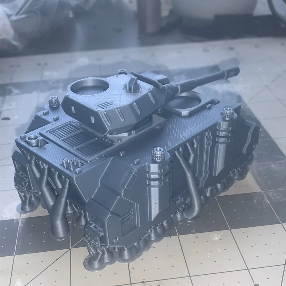 Predator Tank With Auto Cannon - Picture 5 of 10